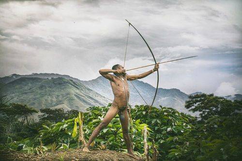 Hunter from the Wayna Suanda tribe, Papua New Guinea