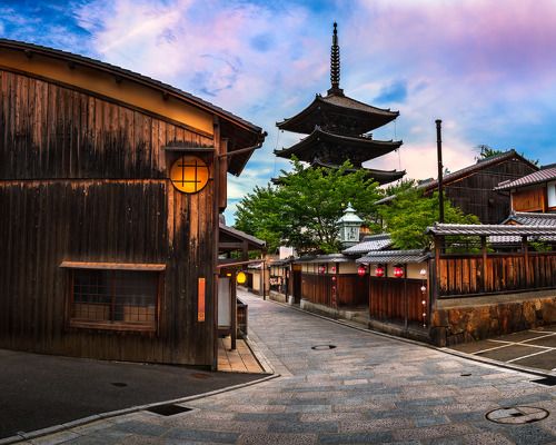 Утренний Киото и пагода Ясака
