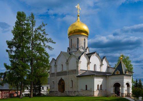 Рождественский собор на территории Саввино-Сторожевского монастыря