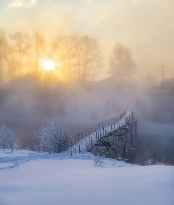 Солнце в морозном тумане