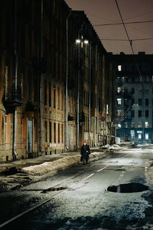 Мистика зимних улиц ночного Питера | Кадр семь