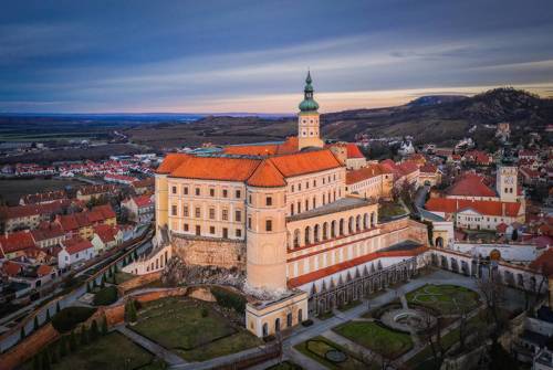 Mikulov Castle - Baroque with a touch of wine
