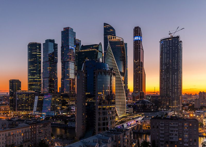 Московские небоскребы вышли на прогулку