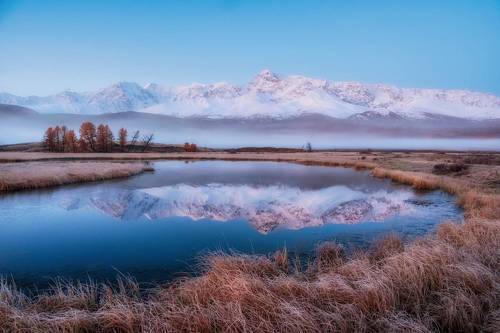 Озеро Джангысколь (Ештыкель), предрассветное осеннее утро. Алтай.