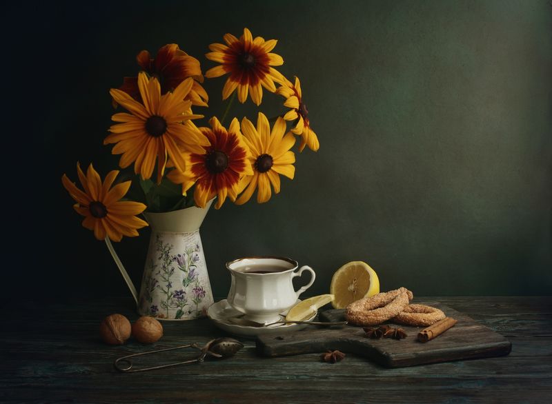 Чай, лимон и цветы..