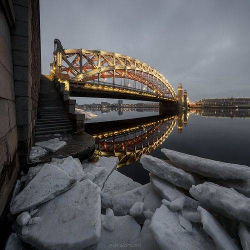 Большеохтинский мост с прошлогоднего льда