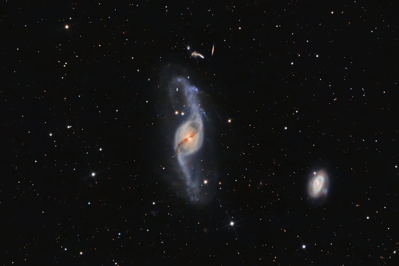 Галактика NGC3817 в созвездии Большая Медведица.