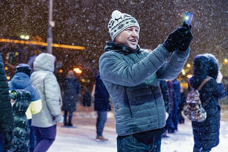 Веселый снегопад в парке Горького