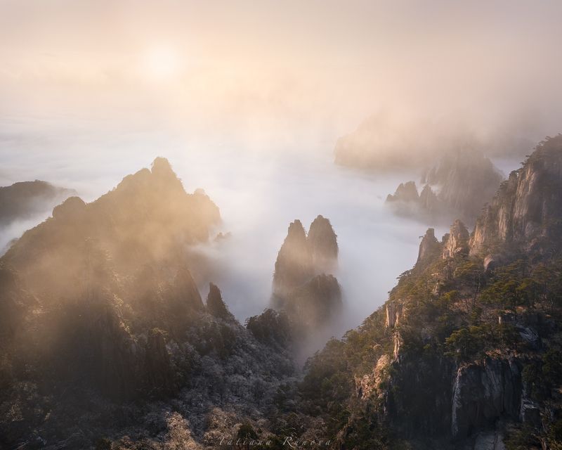 Закат в горах Хуаньшань