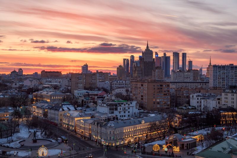 Вид на Москву весенним вечером