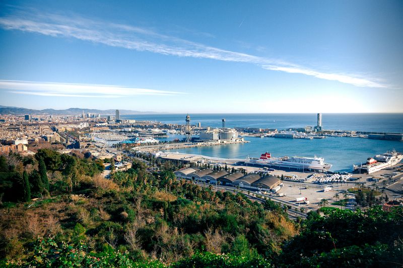 Вид на порт Барселоны