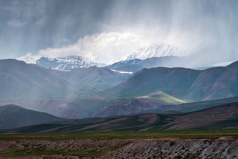 Непогода над горами Кара-Тебе, Кыргызстан