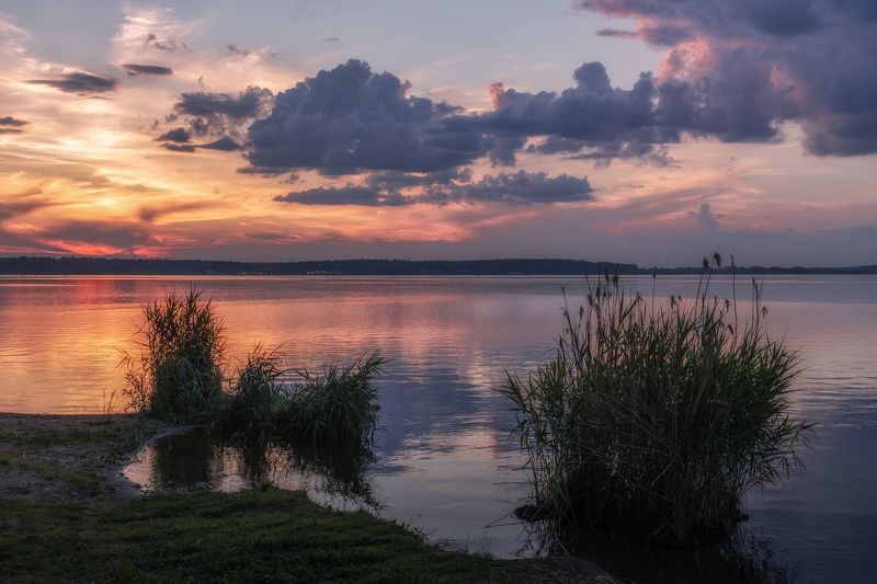 Закат на озере Сенеж