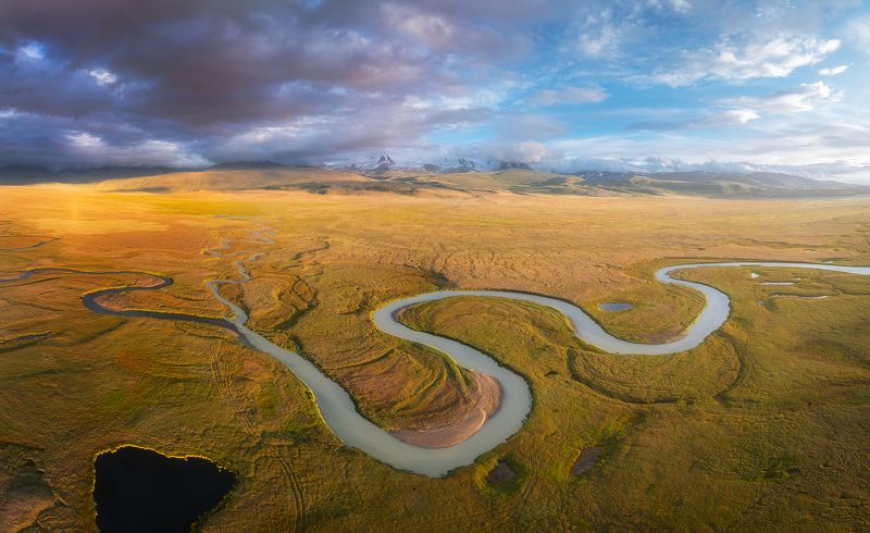 Меандры рек плато Укок, Алтай