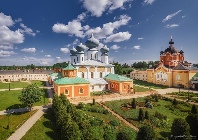 Тихвинский Богородичный Успенский монастырь.