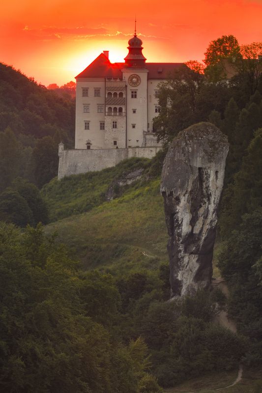 Pieskowa Skała Castle