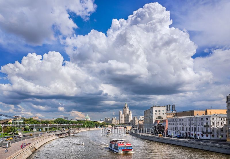 Кораблики на Москве-реке