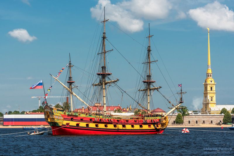 Парусник Полтава - символ победы в морской истории российской державы.