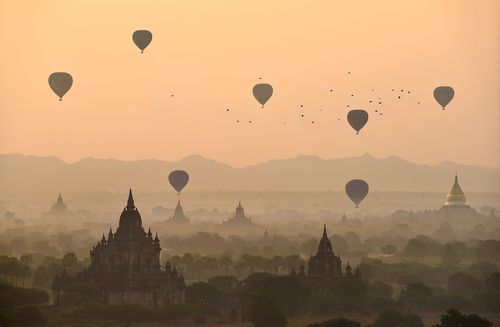 Balloons over the temples of Bagan