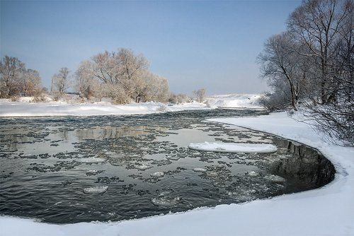 Зимняя река.