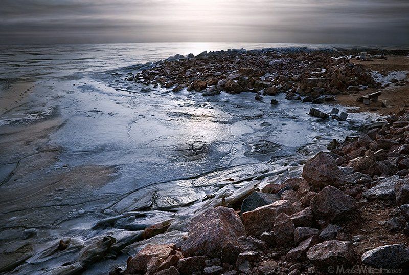 пейзаж,зима,природа,берег,лёд,камень,закат Endphoto preview