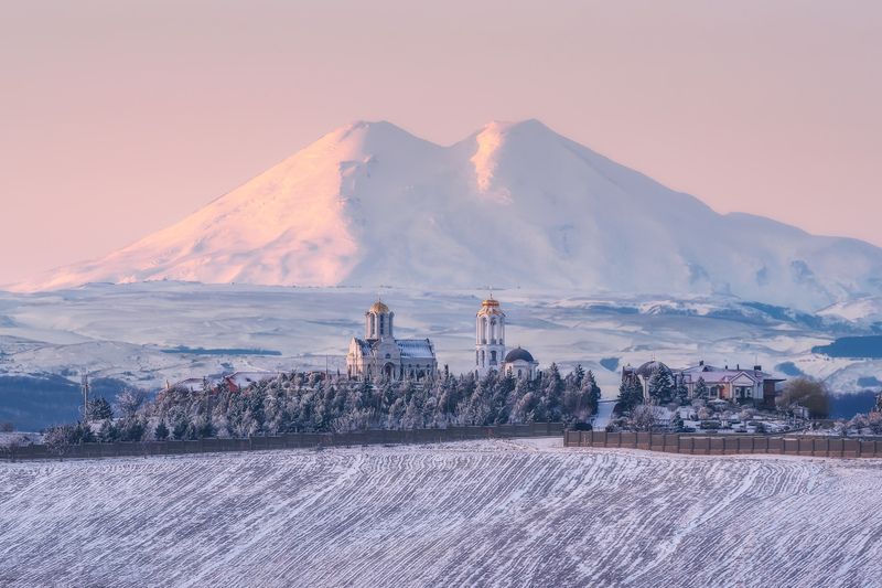 Утро с видом на Эльбрус