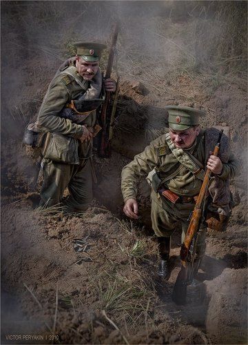 1916. Русские солдаты в окопе.