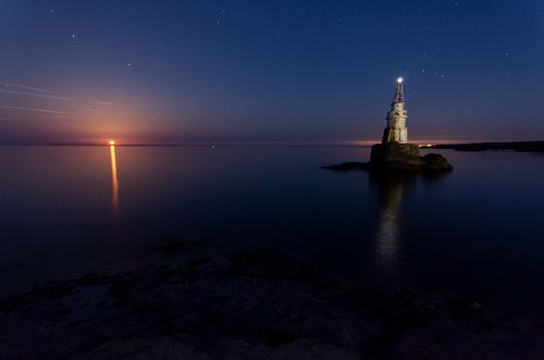 Moonrise at the lighthouse
