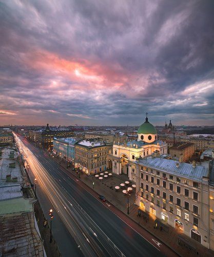 Вечерний Петербург. Вид на Невский проспект с Думской башни.