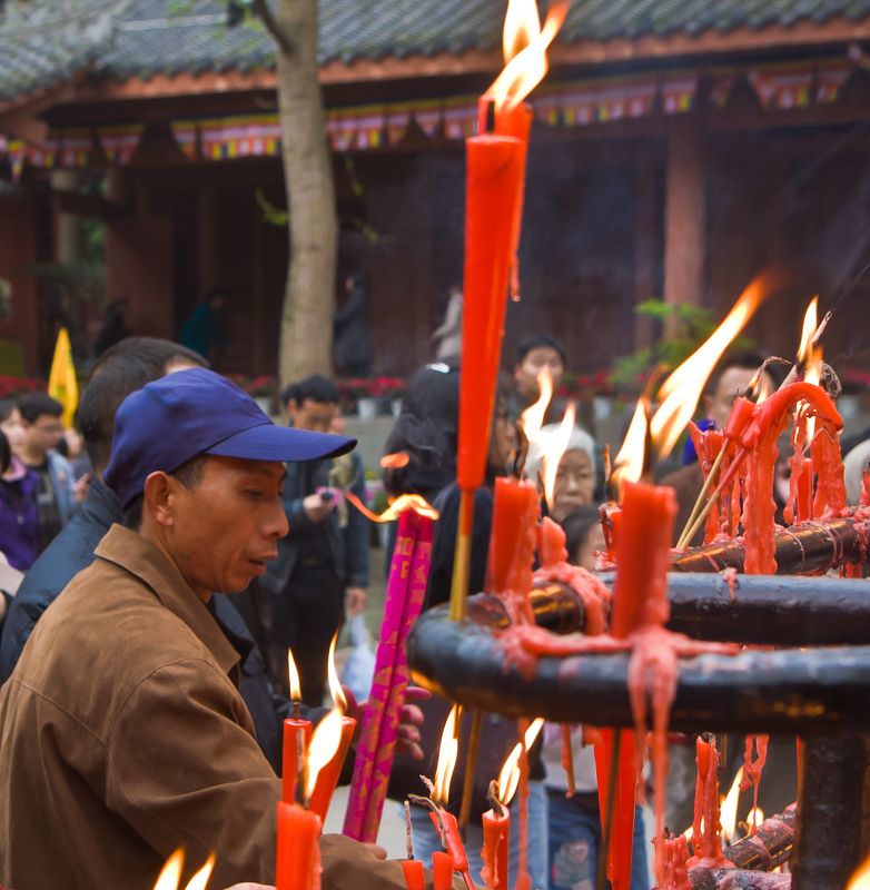 Лэшань Китай Лицом к огнюphoto preview