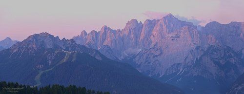Рассветный отсвет над Monte Lussari