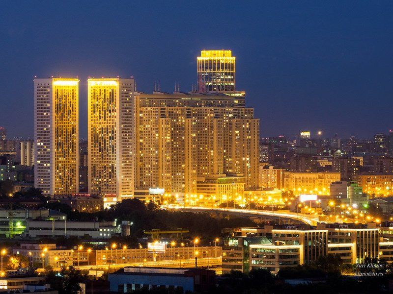 Ночной вид с 33 этажа на человеческий муравейник на Беговой.photo preview