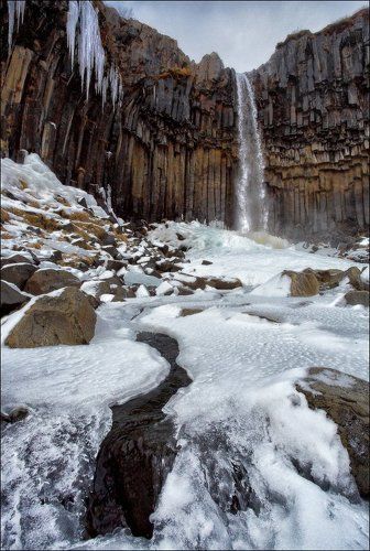 Исландия. Водопад Свартифосс (Svartifoss).