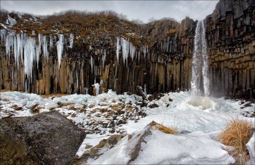Исландия. Черный водопад (Svartifoss).