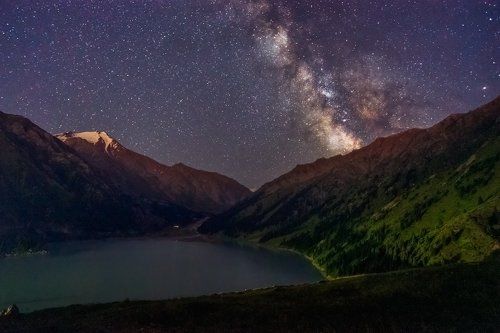 Ночь на Большом Алматинском Озер