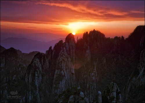 Рассвет в горах Хуаншань