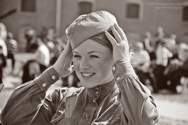 солдатка, военное, форма, 9мая, портрет, улыбка, девушка солдаточкаphoto preview