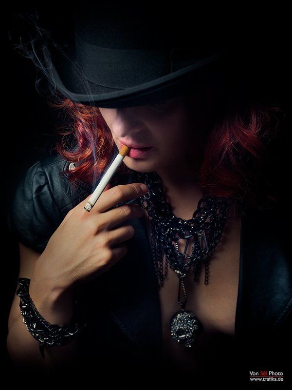 hat, smoke, black, cigarette, atmosphere, jewelry, bracelet, necklace, red Foreignerphoto preview