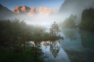 Mystical morning on the lake