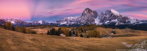 Италия. Доломиты. Панорама плато Alpe di Siusi после заката