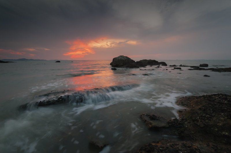 thailand, sunset, stones, sea, pattaya, 2013 А за нами где-то середина лета и прошедших встреч тепло. photo preview
