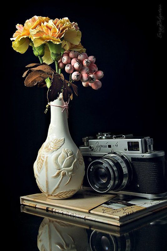 ваза, цветы, рябина, фотоаппарат, зоркий-4, отражение ***photo preview