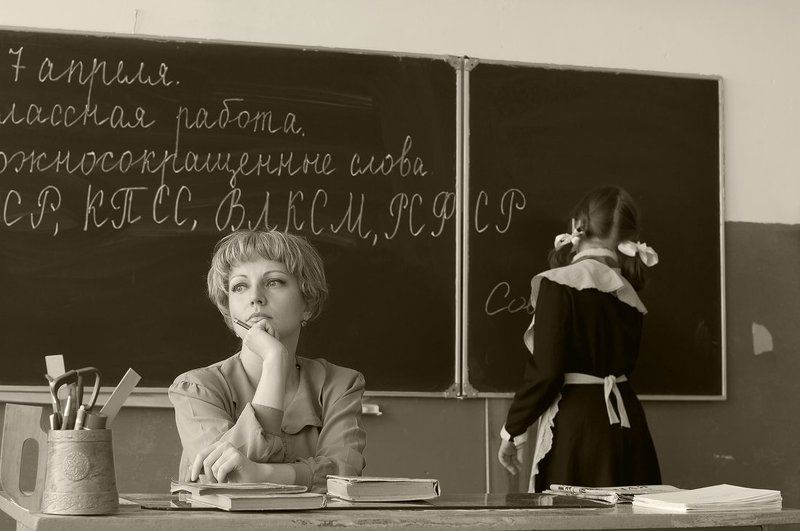 Фотосессия с детскими игрушками преподаватель. Он мечтает стать учителем. Он мечтает стать учителем. Картинка мечта учителя. Он мечтает стать учителем.