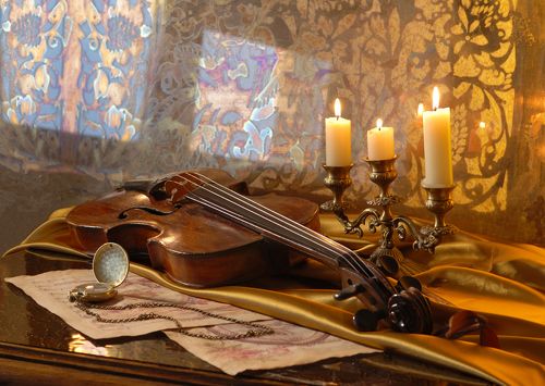 Натюрморт со скрипкой и свечами