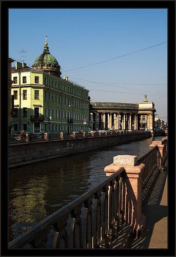 Солнечная прозрачная весенняя питерская открытка с канала Грибоедова