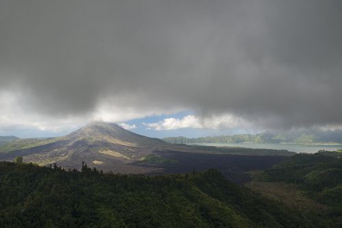 Вулкан Батур