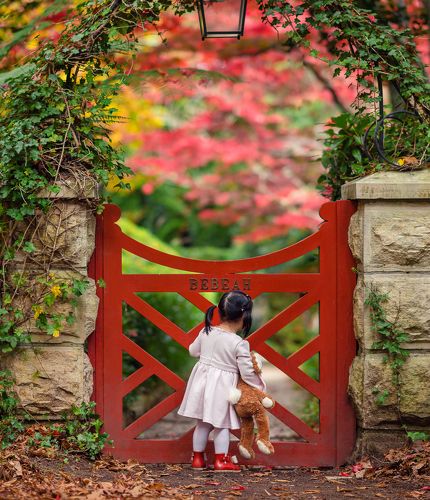 the little red gate