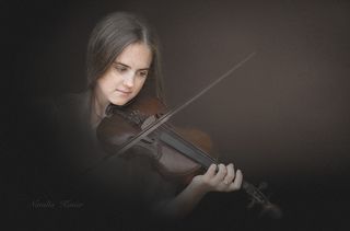 И звуки музыки,как легкий ветер..