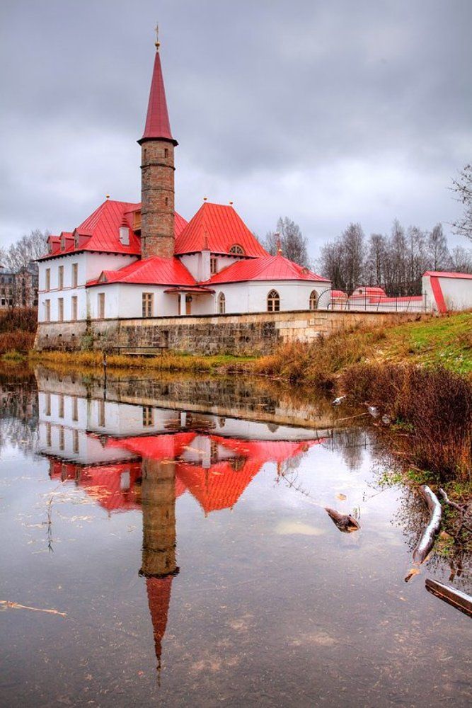 Приоратский замок в гатчине фото