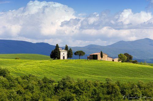 Classical Tuscany (Capella di Vitaleta)